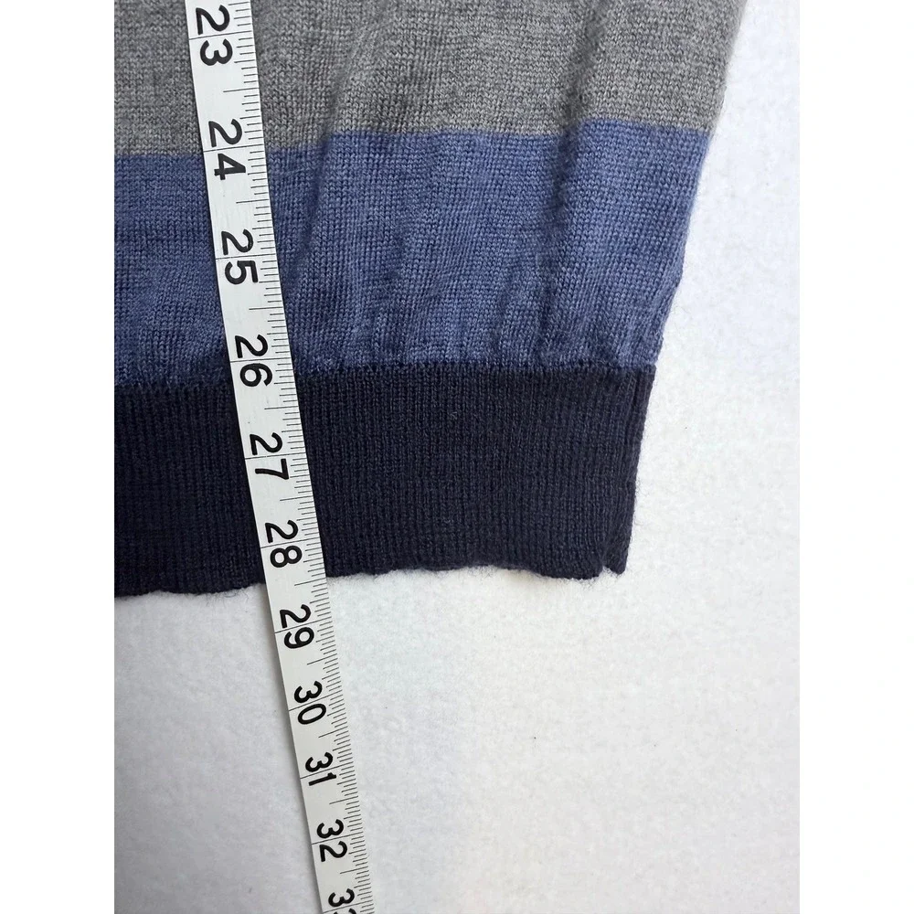 Gap Mens Merino Wool V-Neck Sweater Large Blue Gray Striped Knit Pullover